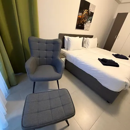 شقة Bright And Spacious 2 Bedroom With Balcony Vmif1-1