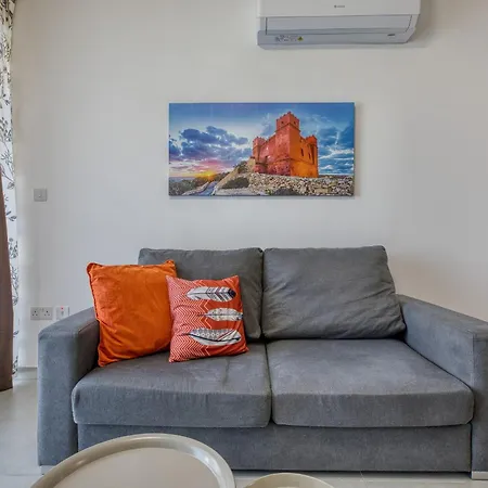 Bright And Spacious 2 Bedroom With Balcony Vmif1-1 شقة *